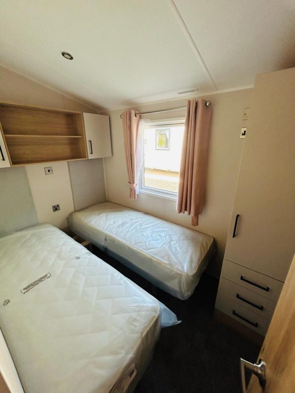 New Willerby manor 38x12 - Image 6