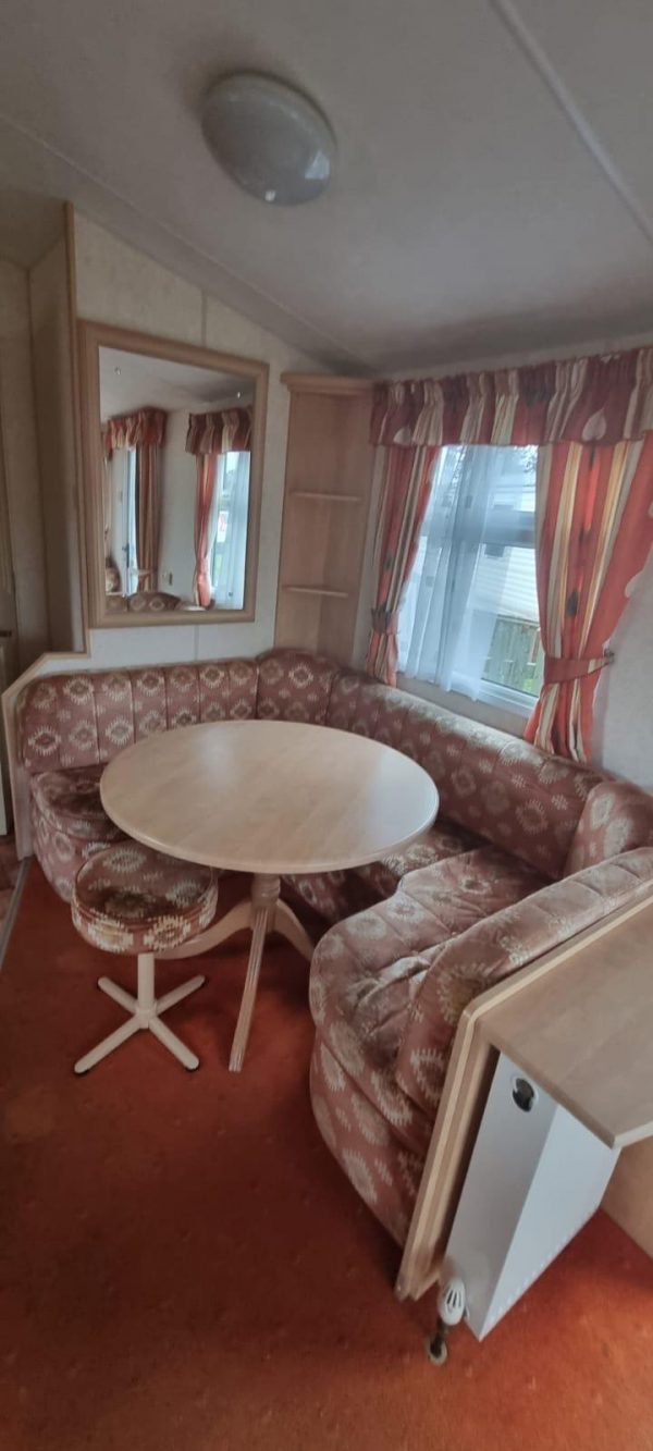 Pre owned Willerby Salisbury 35x12 - Image 4