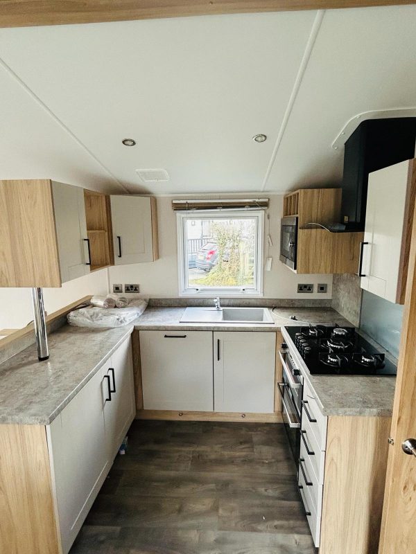 New Willerby manor 38x12 - Image 3