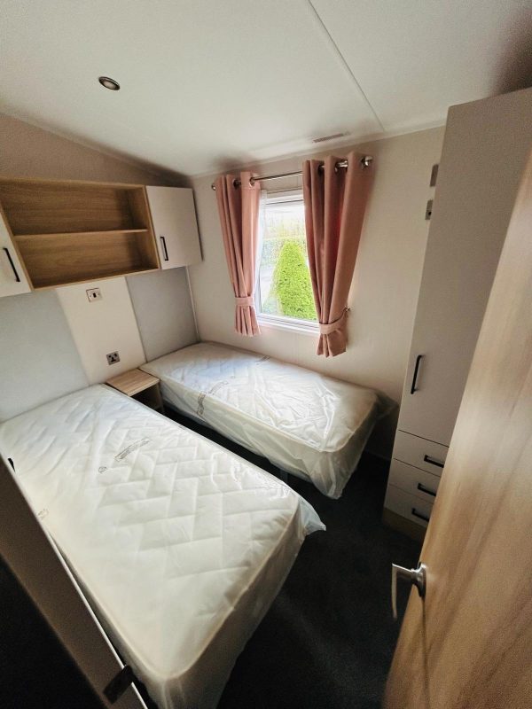 New Willerby manor 38x12 - Image 6